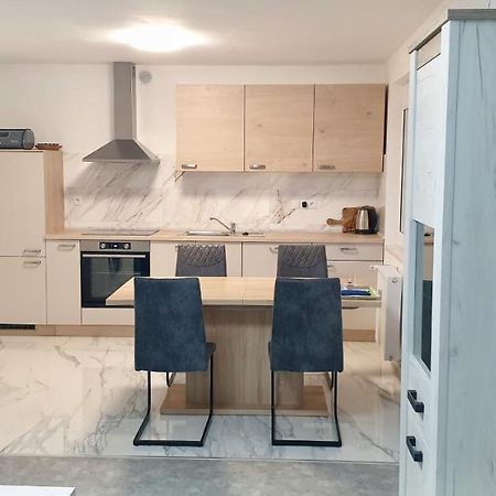Apartma Sivi Zako بوينج المظهر الخارجي الصورة