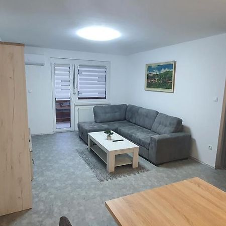Apartma Sivi Zako بوينج المظهر الخارجي الصورة