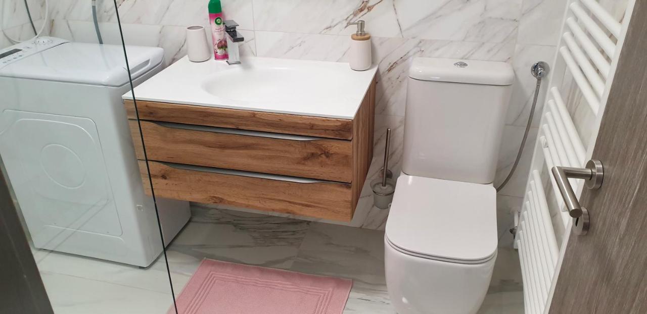 Apartma Sivi Zako بوينج المظهر الخارجي الصورة