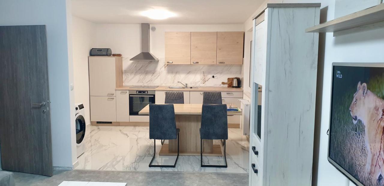Apartma Sivi Zako بوينج المظهر الخارجي الصورة