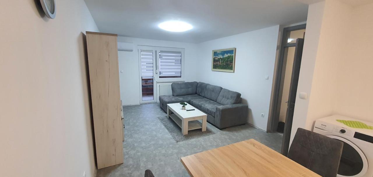 Apartma Sivi Zako بوينج المظهر الخارجي الصورة